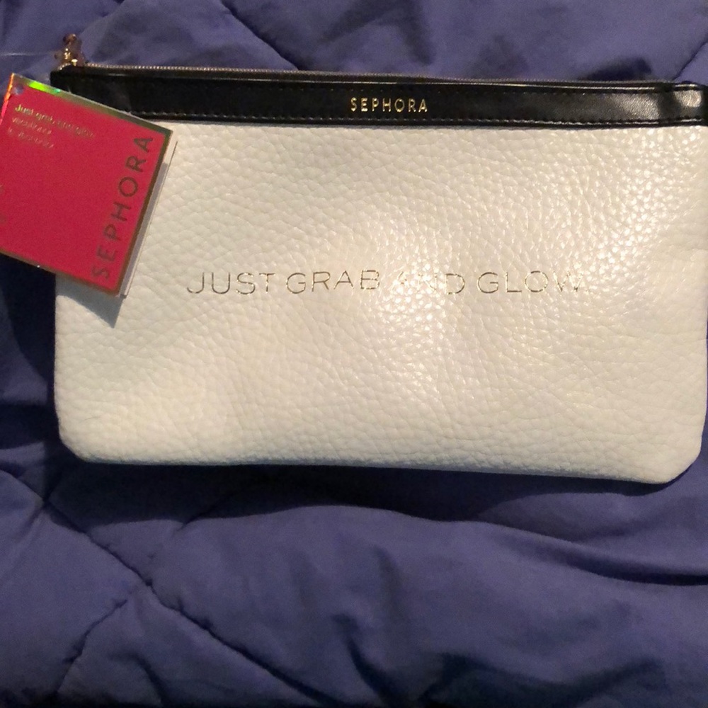 Sephora🆕💕 “just grab and glow” makeup bag🆕💕